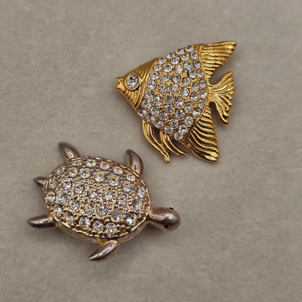 Vintage Rhinestone Turtle and Angel Fish Brooch Pin Set Gold Silver Tone Coastal - Picture 3 of 12